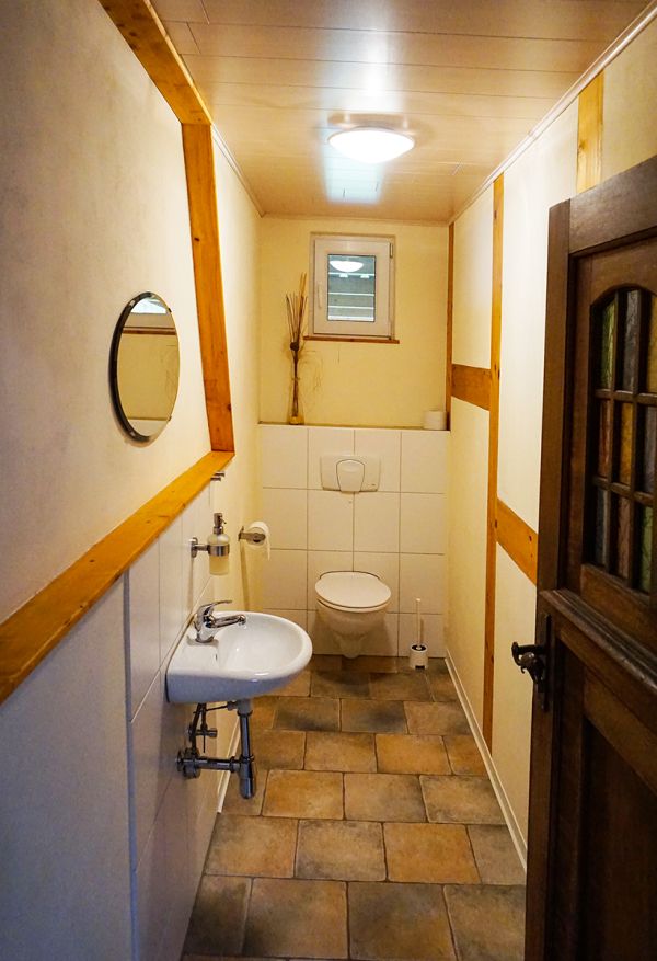 Wohnung „Wiesenblick“ –Gäste-WC